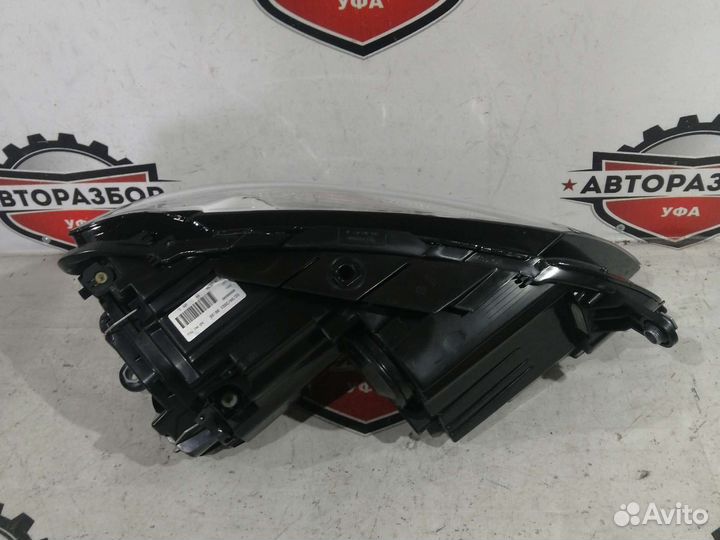 Фара левая ксенон Volkswagen Passat B7 11-14