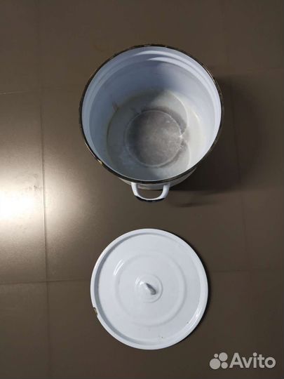 Кастрюля эмалированная