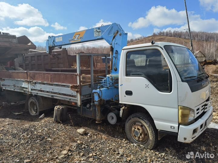 Isuzu Elf с КМУ, 2010