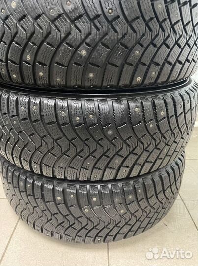 Michelin X-Ice North 2 235/65 R17