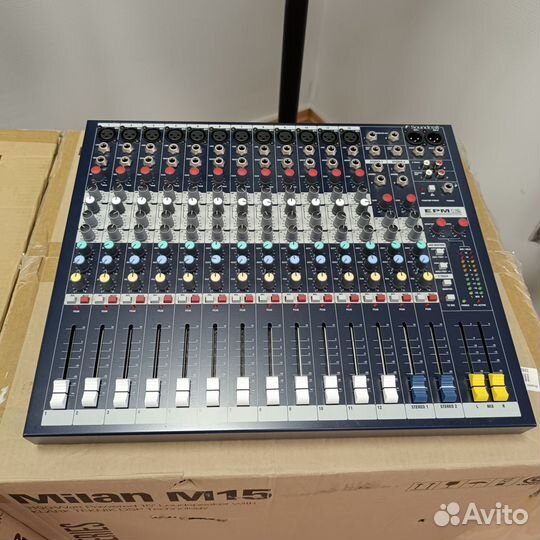 Микшерный пульт Soundcraft epm 12