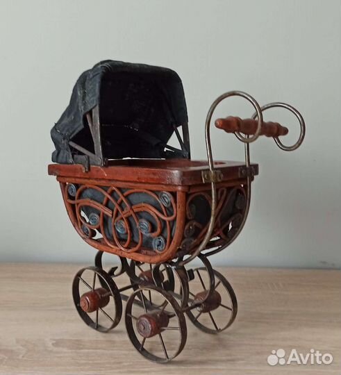 Коляска старинная для кукол.Германия