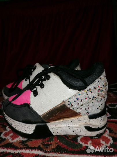 Кроссовки сникеры