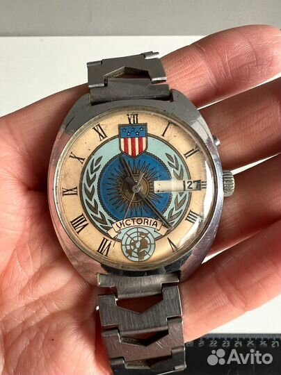 Часы наручные механические 