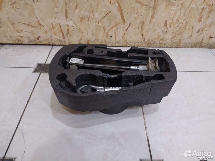 Органайзер (набор инструментов) Skoda Rapid