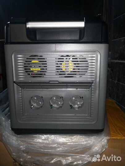 Портативная электростанция 220В oukitel P2001E