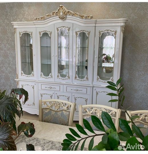 Шкаф сервант