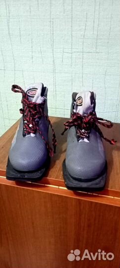 Лыжные ботинки, лыжи, палочки