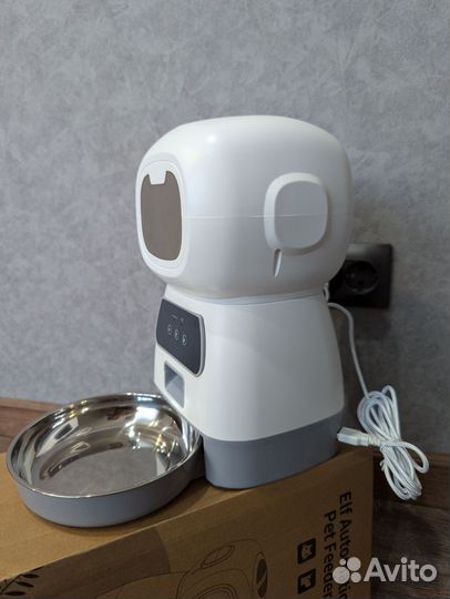 Автокормушка для кошек и собак с WiFi новая