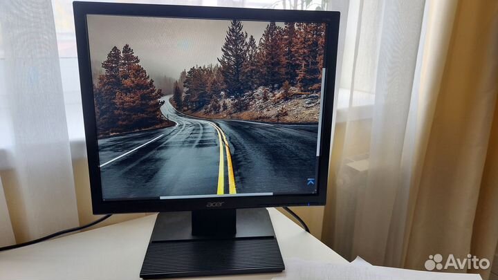 Монитор BenQ Q9T4 19