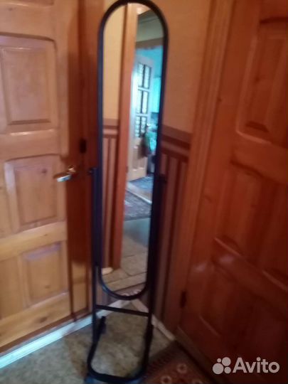 Зеркало на ролековых колесеках