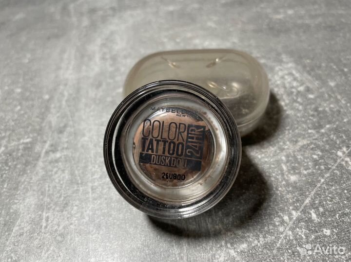 Тени maybelline color tattoo dusk doll