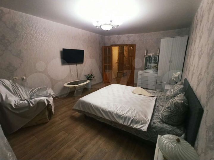 2-к. квартира, 60 м², 1/6 эт.