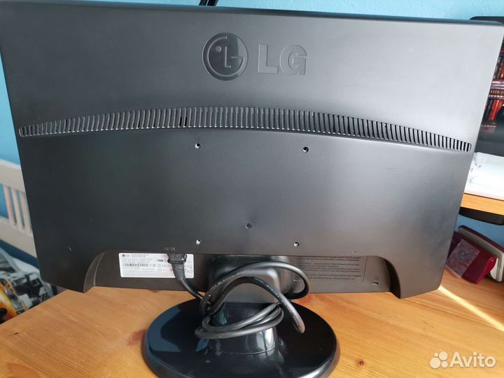 Монитор LG flatron W2043SE