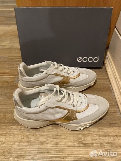 Кроссовки женские ессо