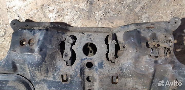 Защита двигателя металлическая Lexus LX470 (J100)