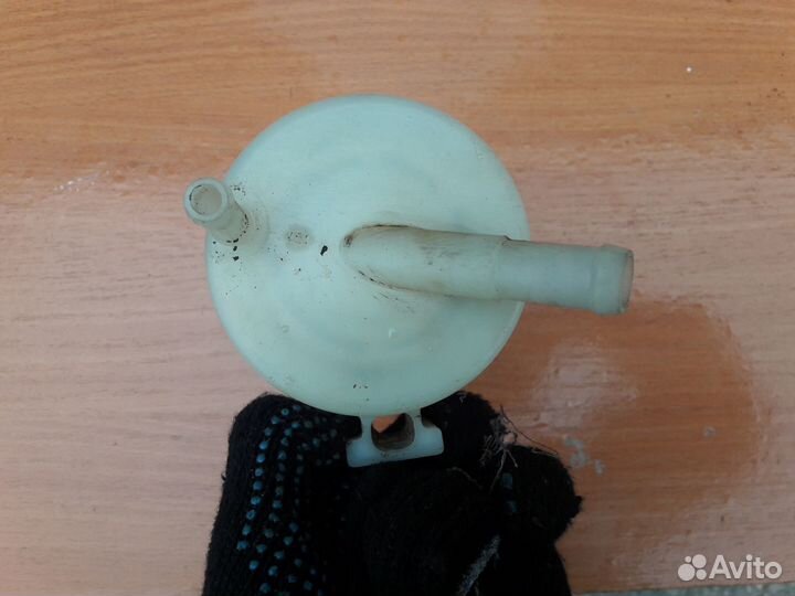 Бачок гура Nissan Maxima A32