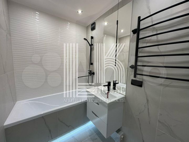 2-к. квартира, 66,4 м², 6/10 эт.