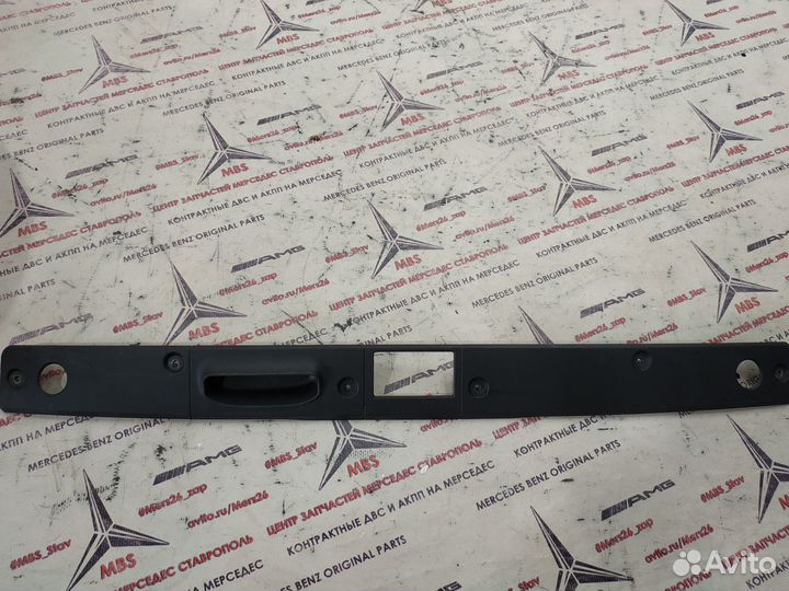 Накладка крышки багажника w211 Mercedes