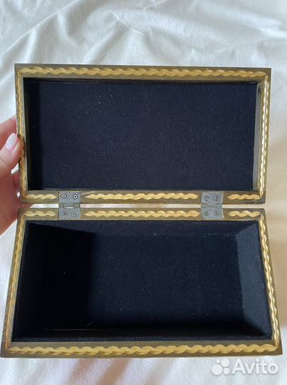 Шкатулка из дерева ручной работы