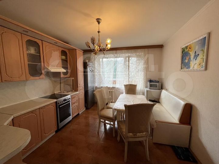 3-к. квартира, 93 м², 3/10 эт.