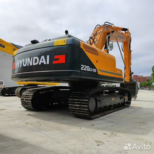 Гусеничный экскаватор Hyundai R 220LC-9S, 2023