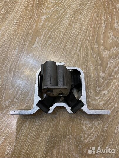 Опора двигателя LADA vesta правая оригинал