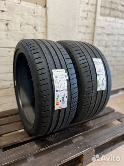 Michelin Pilot Sport 4 275/35 R20 и 245/40 R20 102Y