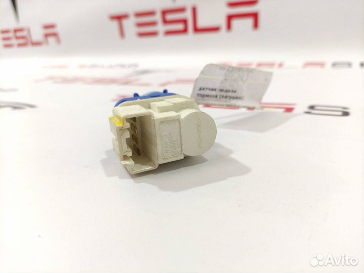 Датчик педали тормоза (лягушка) Tesla Model S 2012