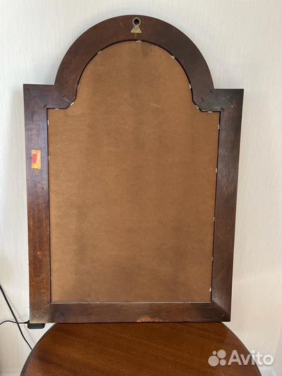 Зеркало настенное в деревянной раме массив