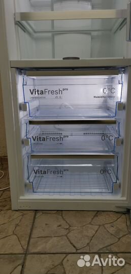 Встраиваемый холодильник Bosch KIF81PFI0