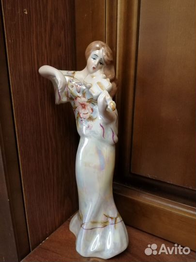 Фарфоровые статуэтки