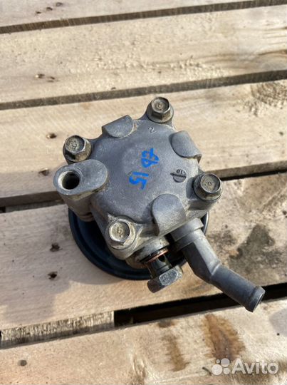 Насос гур Nissan fb 15