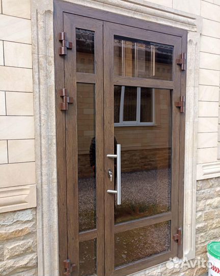 Алюминиевая входная дверь