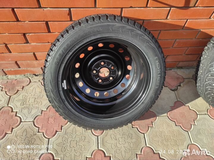 R16 Nokian Tyres Hakkapeliitta 5 205/55, PCD 5x114.3 DIA 60.1