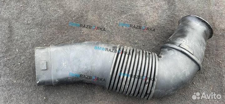 Патрубок воздушного фильтра BMW 7 E65/E66/E67 2003