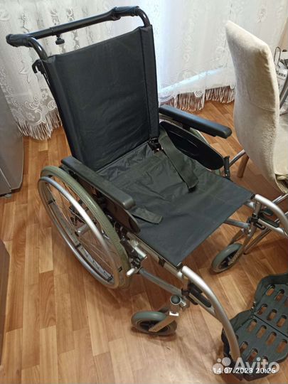 Инвалидная коляска новая