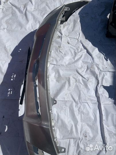 Бампер передний Toyota Auris