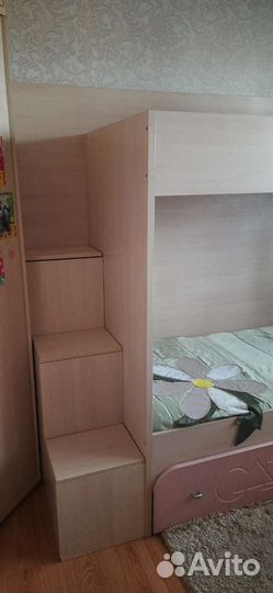 Двухъярусная кровать