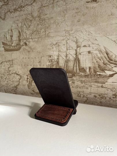 Подставка для телефона из дерева