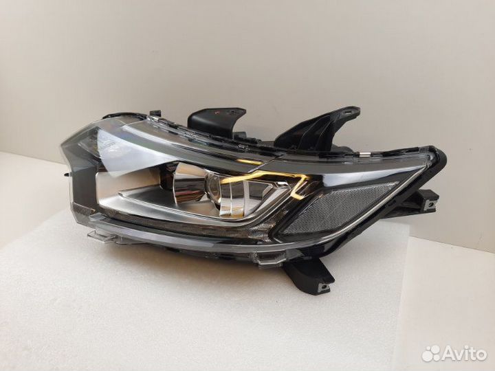 Фара левая Mitsubishi Outlander 3 2015