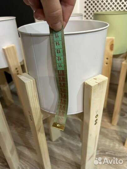 Кашпо с подставкой