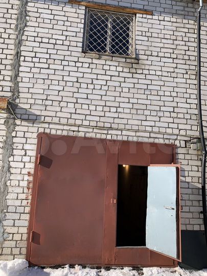 Гараж, > 30 м²