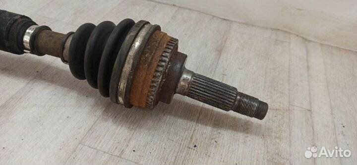 Привод передний левый Toyota Avensis T25 1zzfe