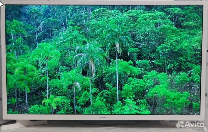 LED Smart телевизор Samsung 32 дюйма, белый