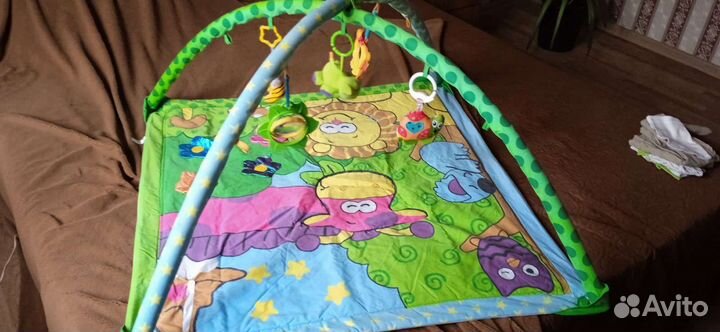 Развивающий коврик с игрушками и коврик пазл