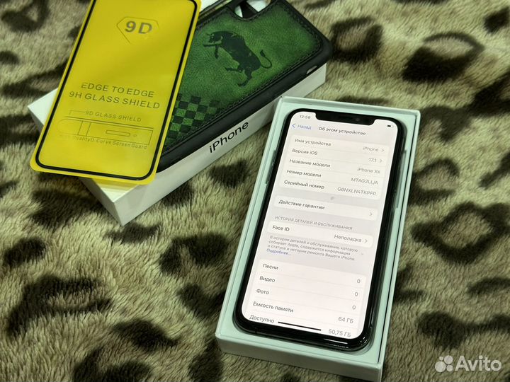 iPhone Xs, 64 ГБ