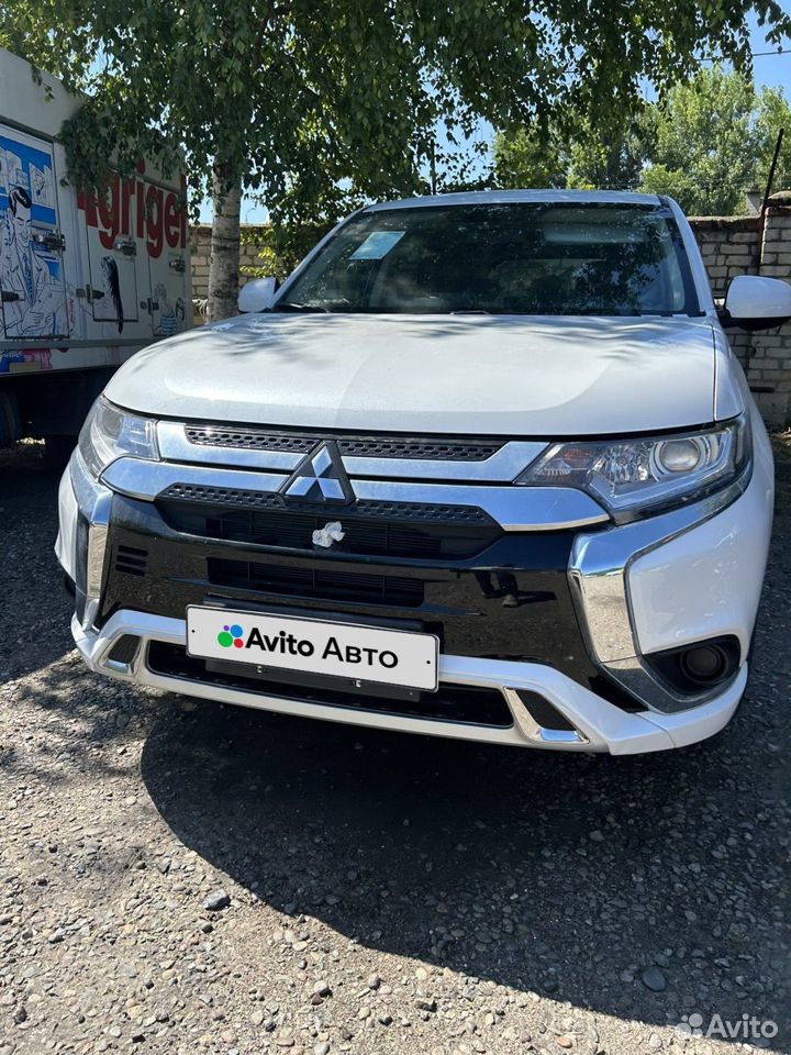 Mitsubishi Outlander 2.0 CVT, 2022, 27 км