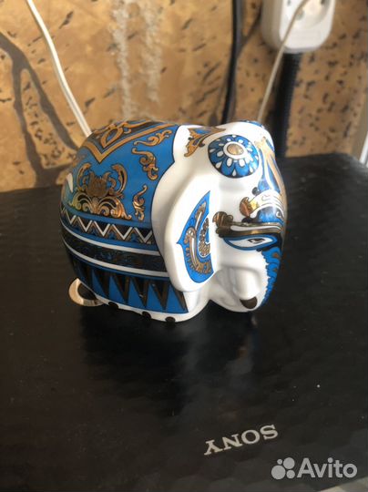 Слон фарфоровый. Индия