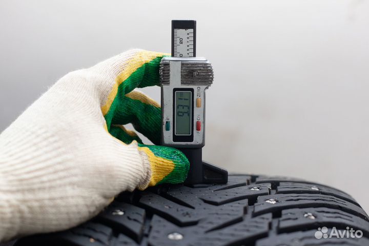 Nokian Tyres Hakkapeliitta 8 SUV 235/55 R17 103T